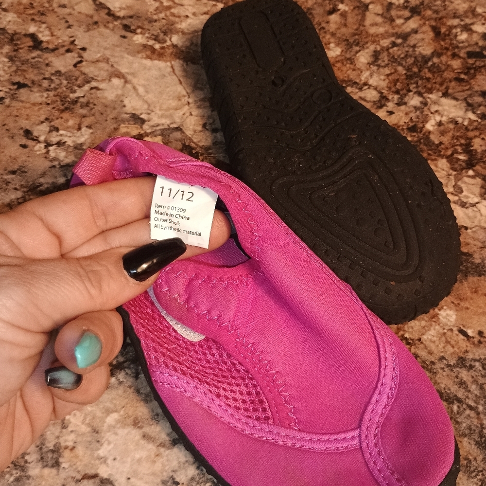 Pink Slip-On Water Shoes Pink 11/12 - Picture 4 of 5